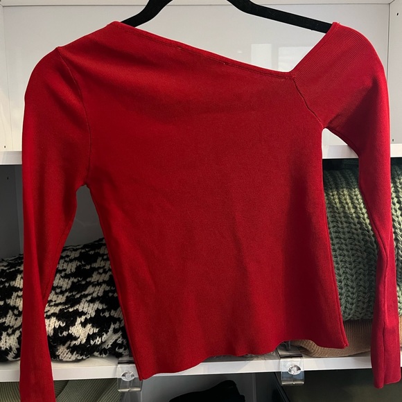 Zara asymmetric red top - Picture 5 of 5